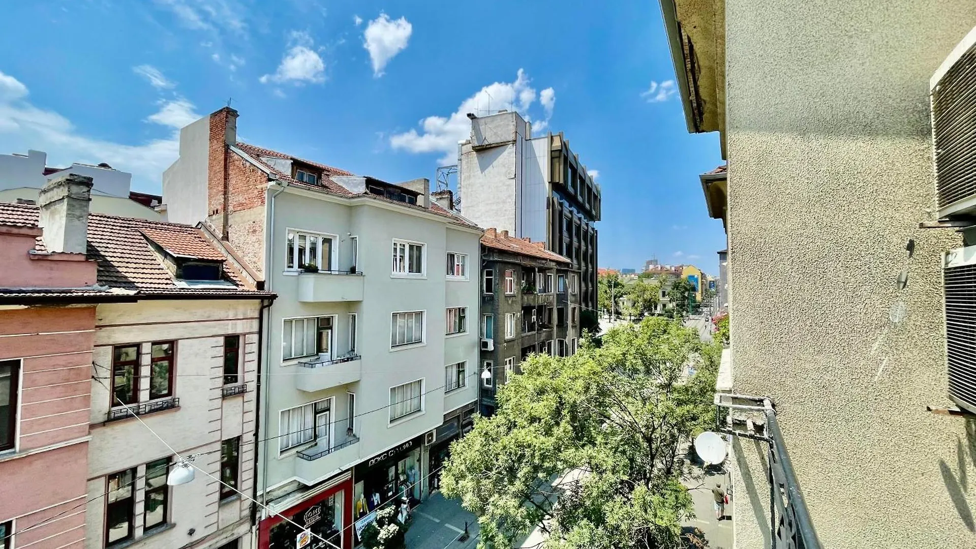 Bofo Home Free Parking Spot Sofia 0*,